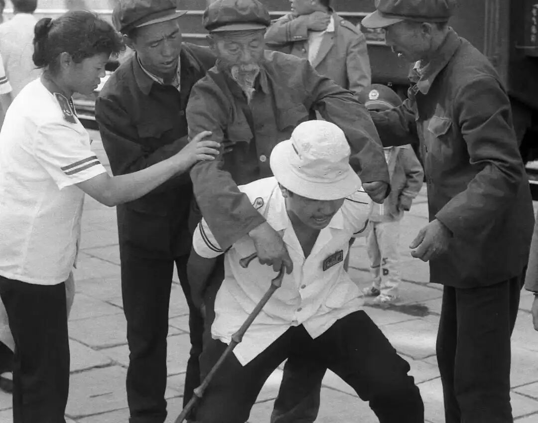 “哈密精神”万岁！央美雕塑系情景式公共艺术作品为人民塑像-36