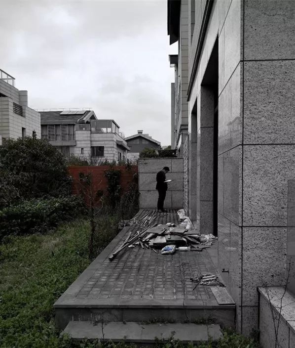 上海简约现代花园设计，实现建筑与自然的和谐共生-36