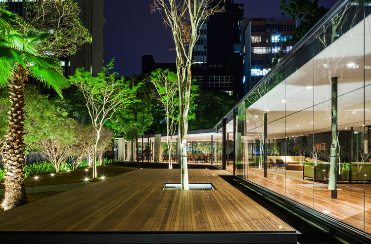 巴西圣保罗花园城市社区木钢玻亭子-12