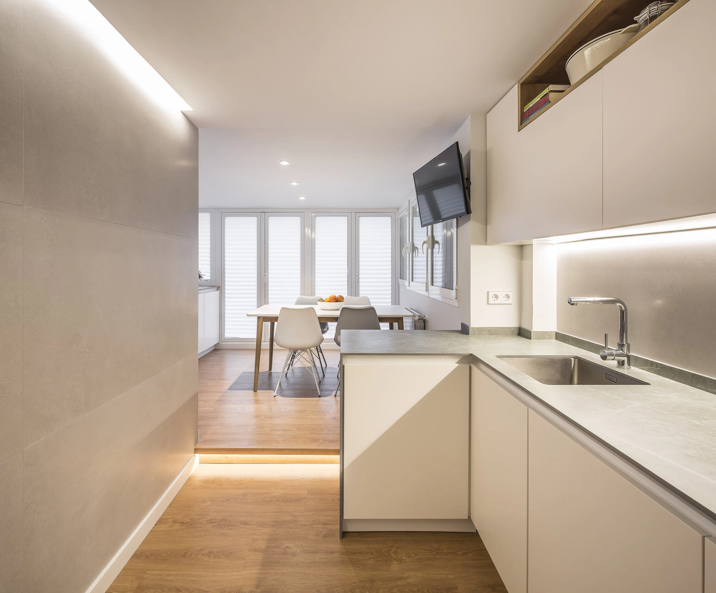 德国之家 | 旧楼中的自然光公寓-20