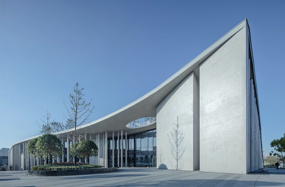 南京路和平纪念碑-7