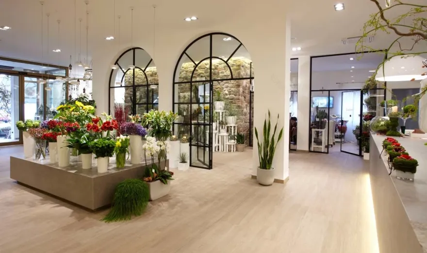 意大利 Zubini 花店,绿色建筑与家居美学的融合-17