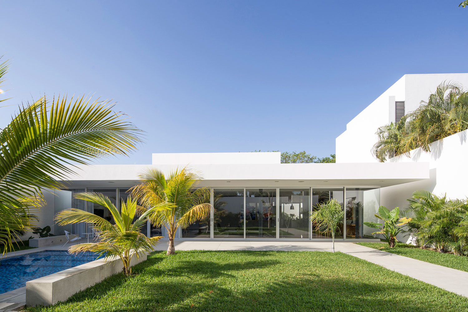 Magnificent House Designed by Augusto Quijano Arquitectos in Yucatan, Mexico-4