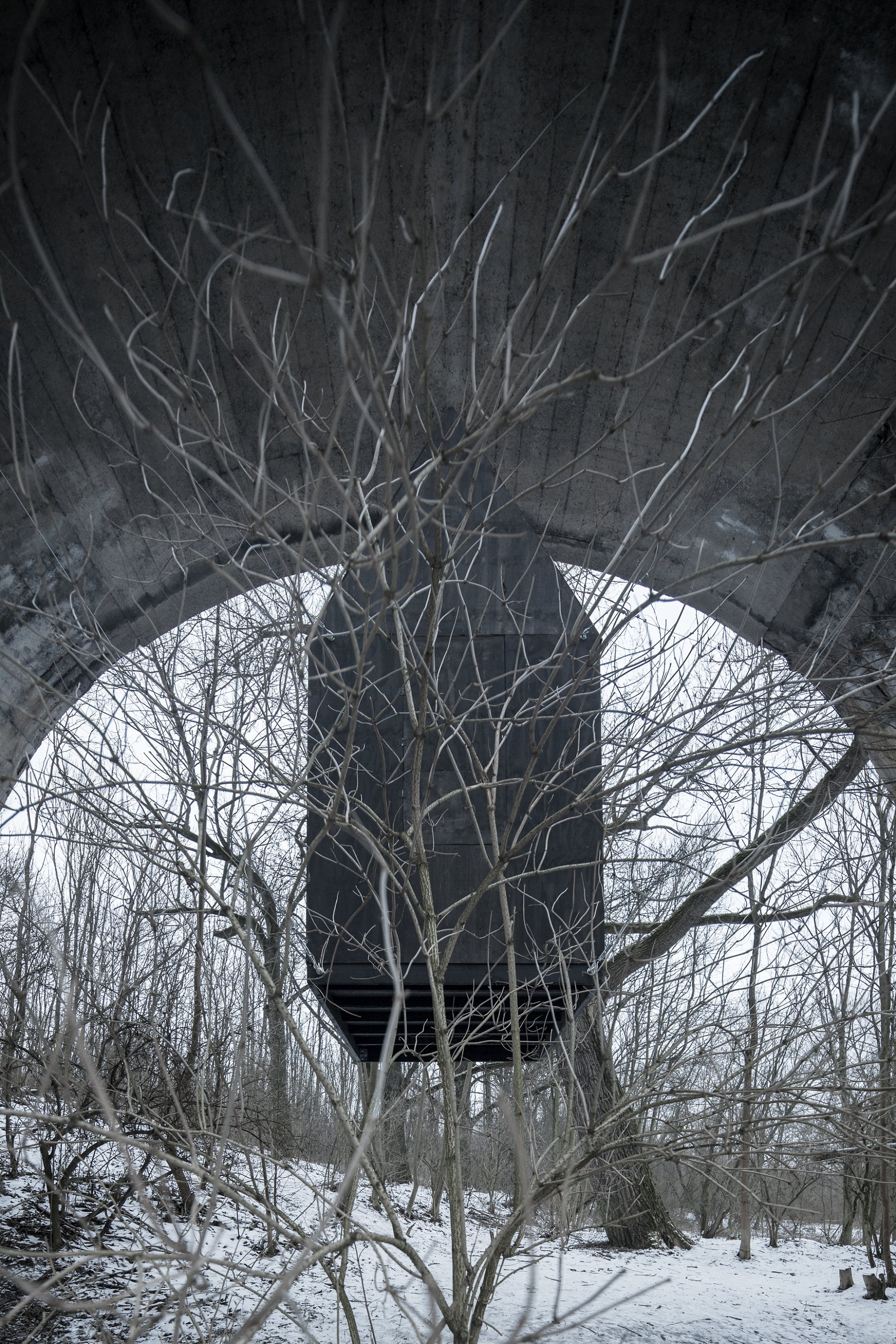 Čierny lietajúci dom, Pardubice | Archinfo.sk-50