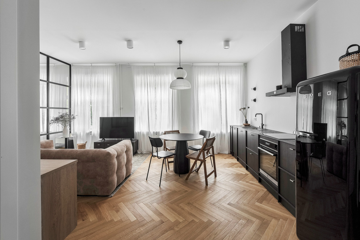 白色低调优雅公寓设计-2