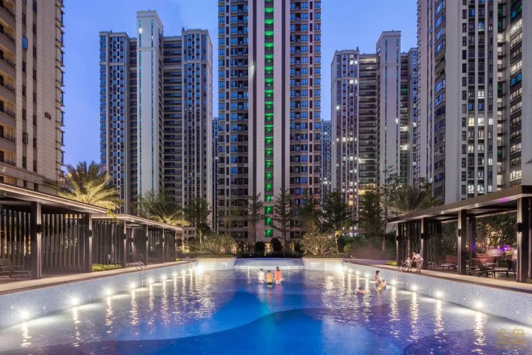 海浪与灯塔的诗意空间-15