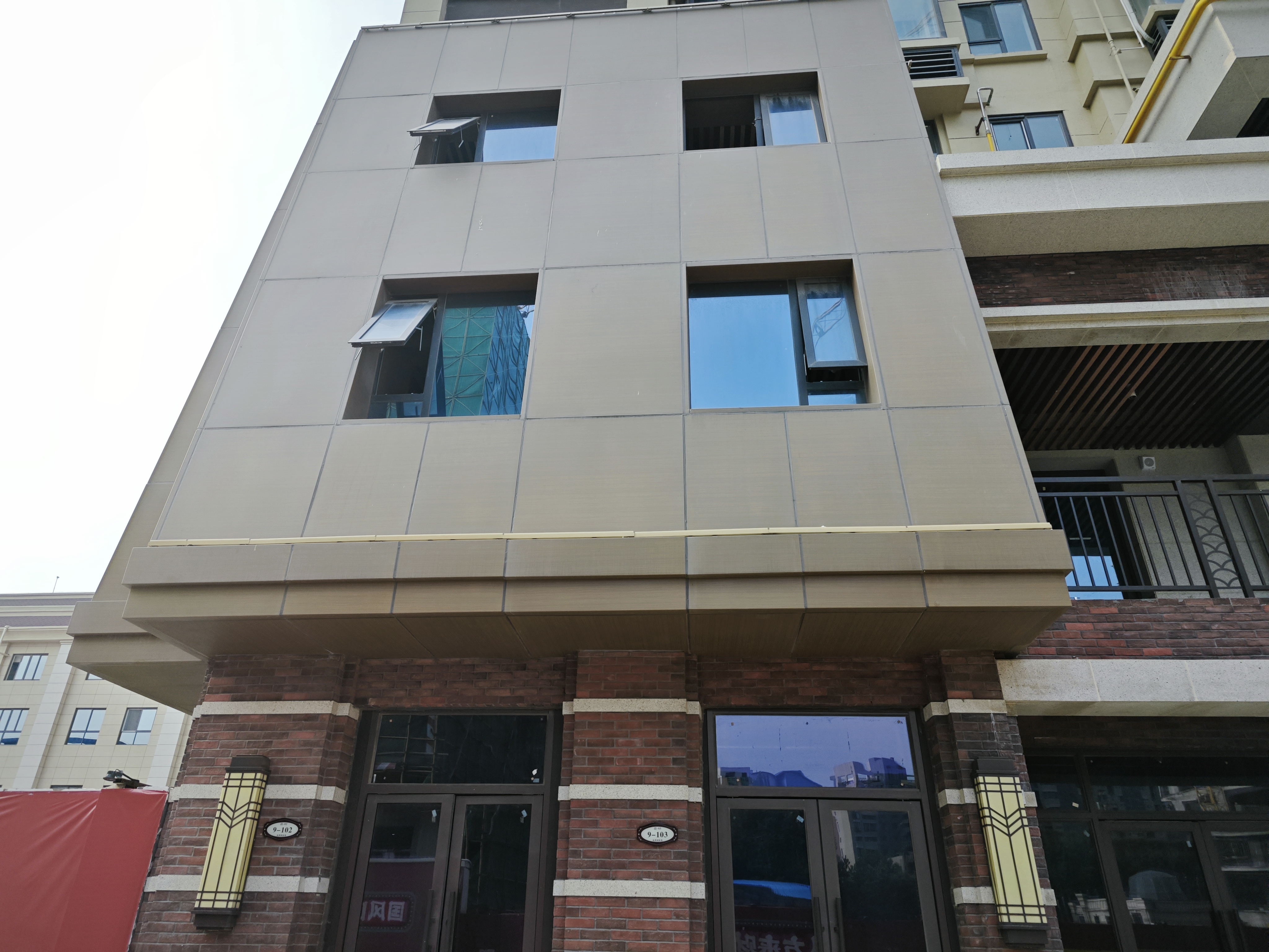 腾升装饰|泉舜·润泉苑商业综合体步行街外幕墙工程-9