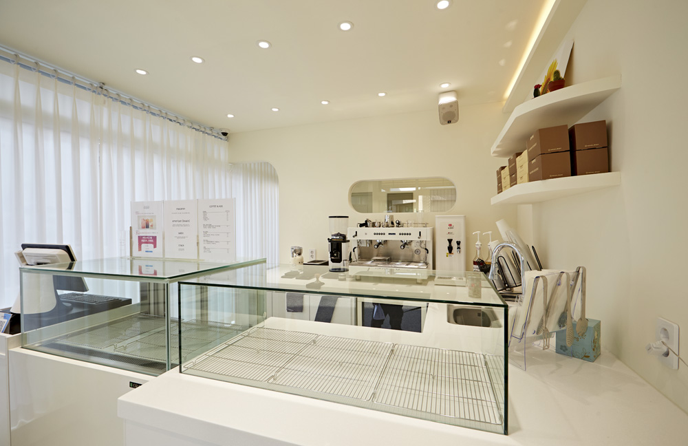 白色简约小甜品店，纯净之美-5