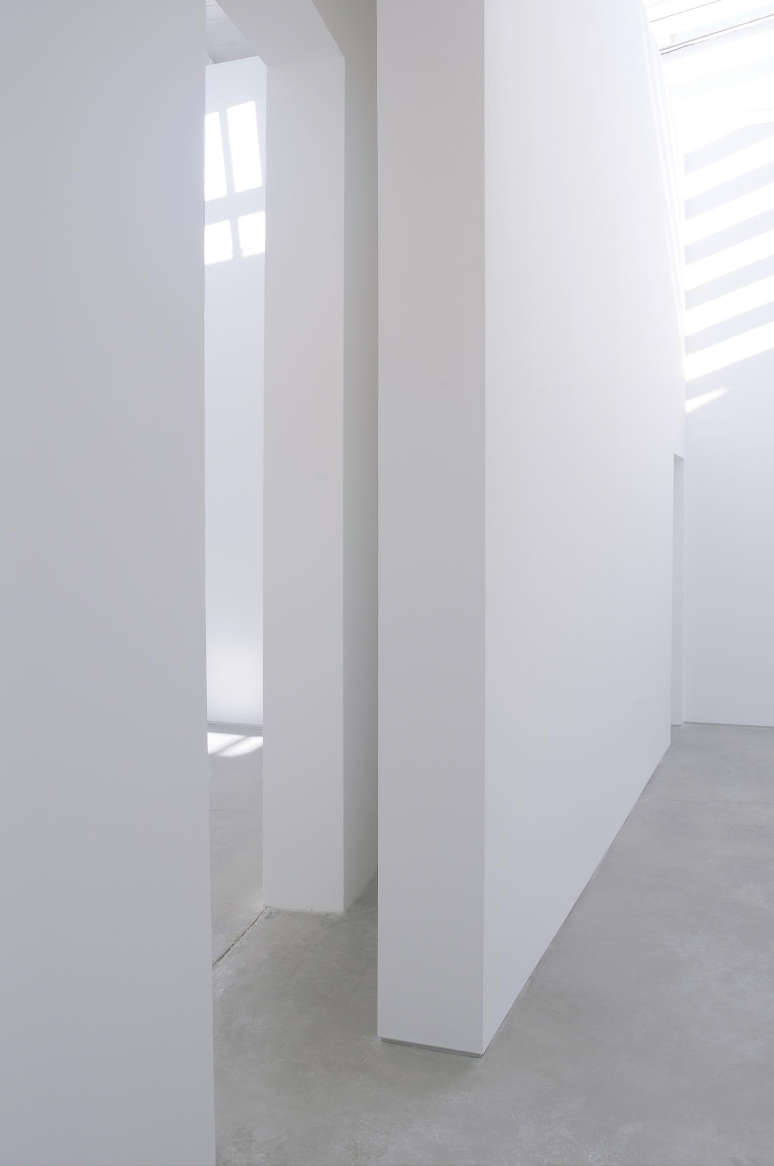 错位建筑 · 西班牙馆在威尼斯双年展的独特设计-10