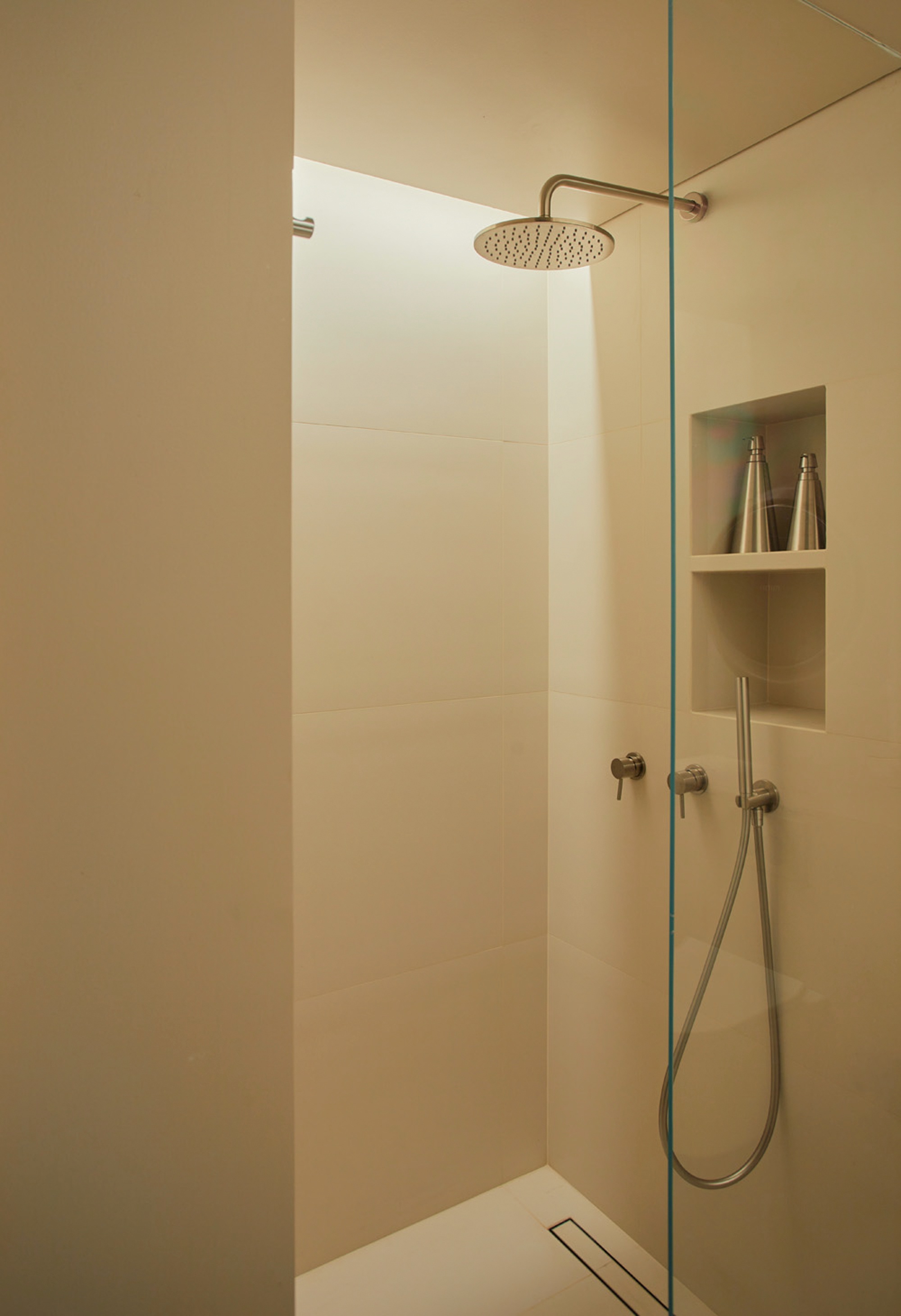 黑色中古风极简公寓-91