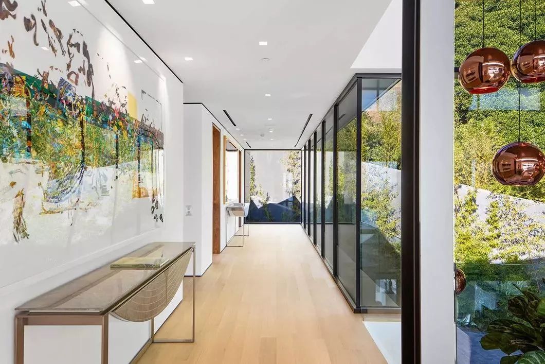 比佛利山庄奢华别墅，现代设计融入自然景观-44