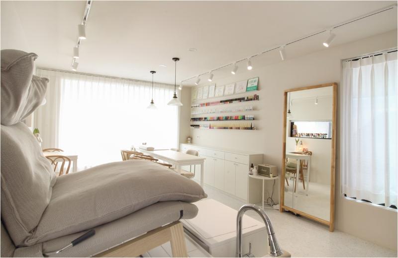 简约时尚的 10 坪小店设计-9