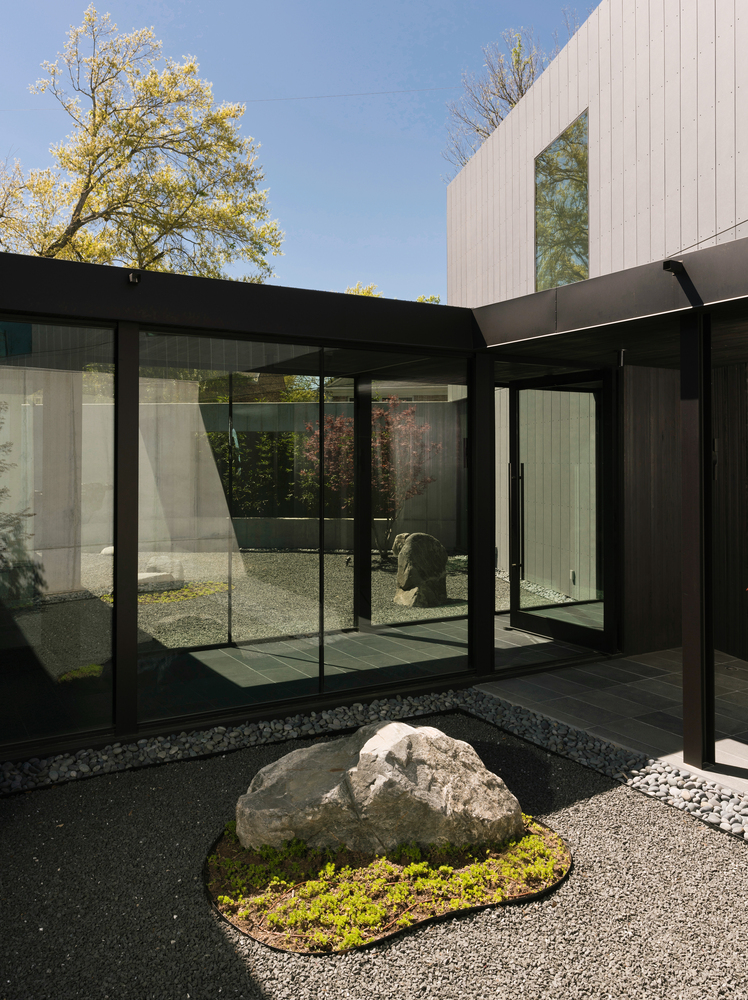 双庭院别墅 | 简约私密的现代设计-24