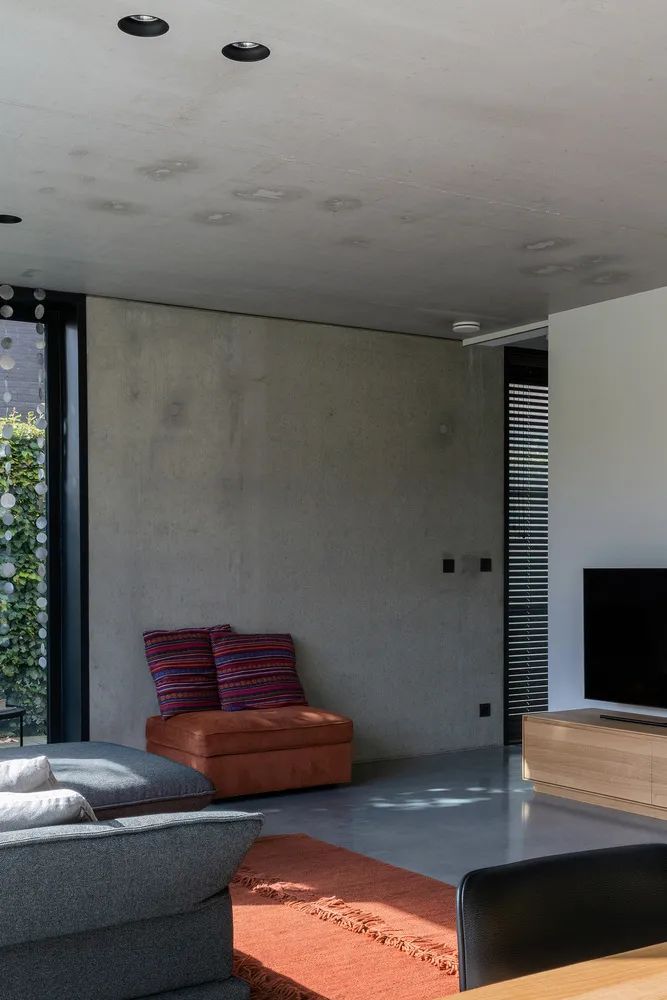 比利时混凝土住宅，温暖现代的可持续发展之家-44
