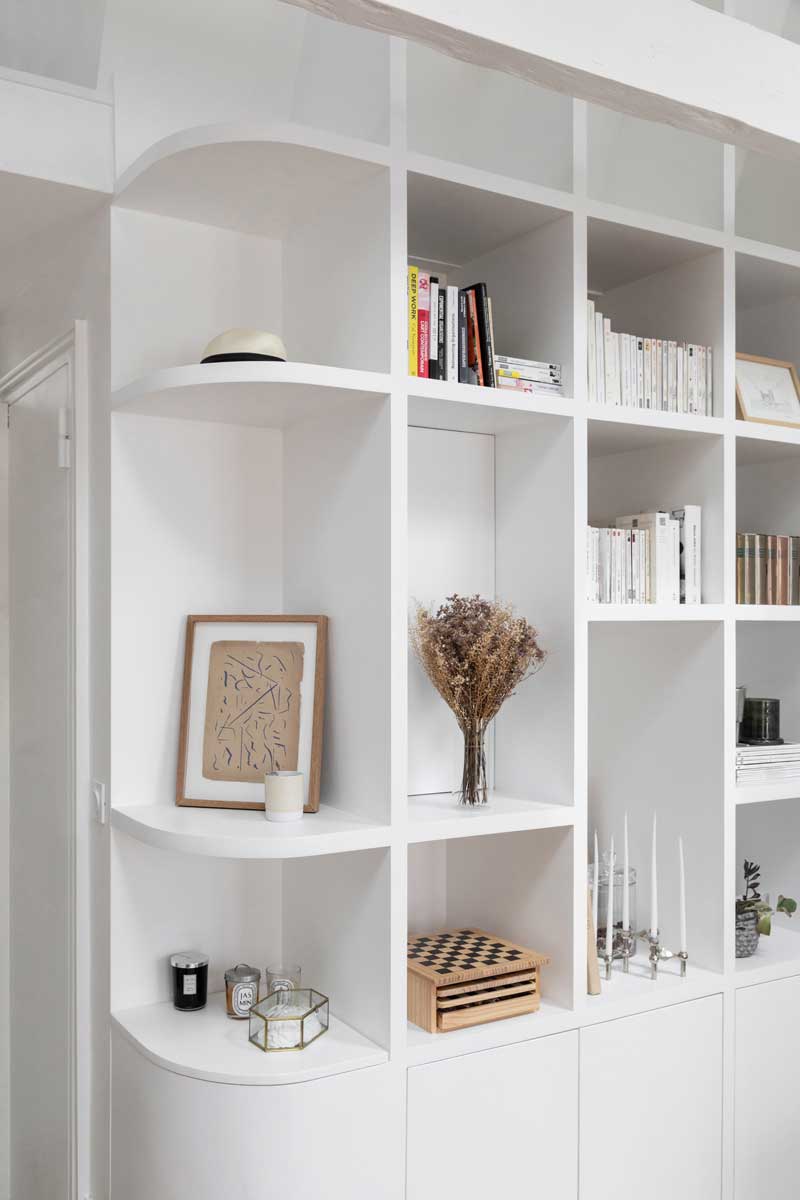 巴黎红色墙面的阁楼公寓设计-12