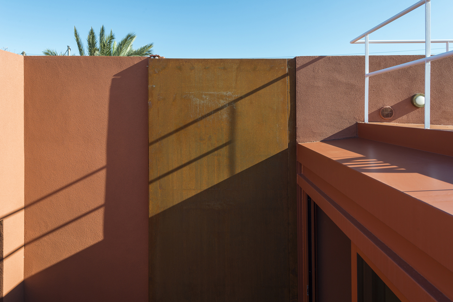 希腊 Salamis Summer House 内向型海岛度假住宅设计丨AREA,Architecture Research Athens-37