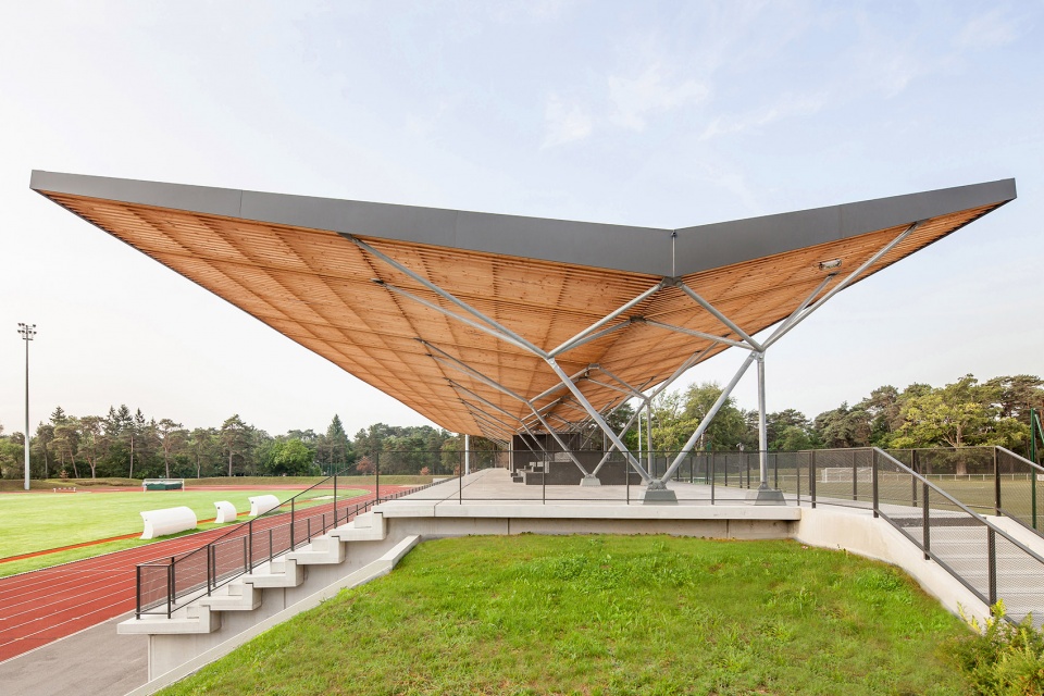 森林边缘的体育场馆 | Philippe Mahut 体育场看台-3