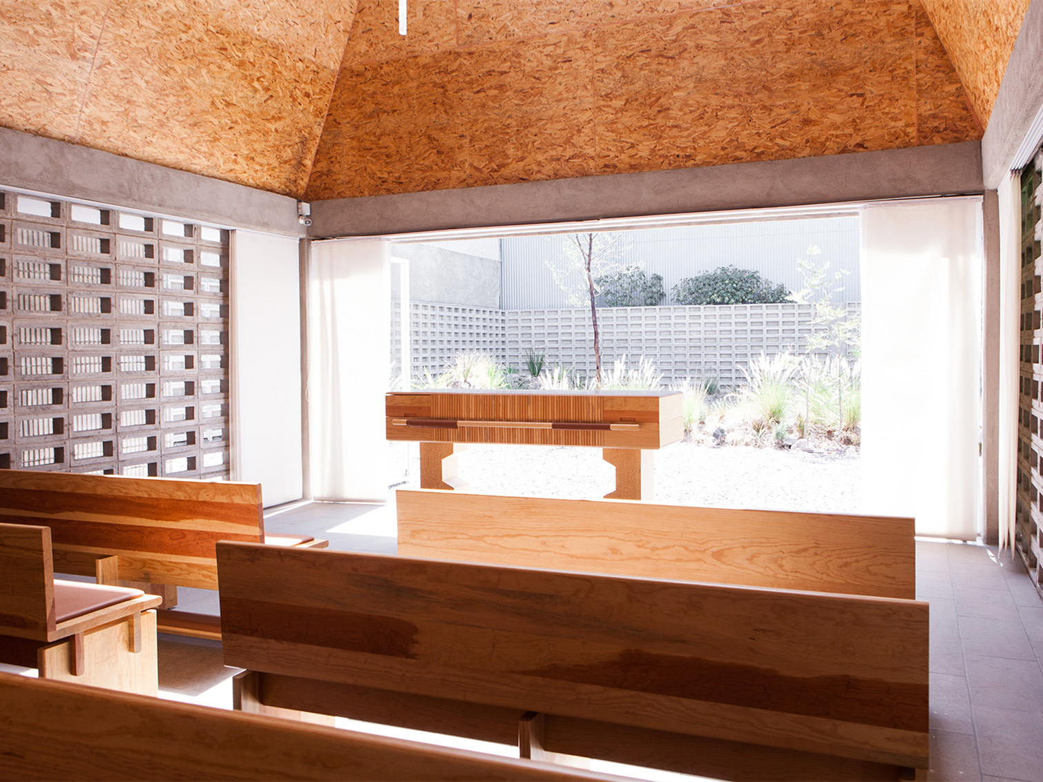 墨西哥 Kerena 殡仪馆丨MYT+GLVDK 事务所-3