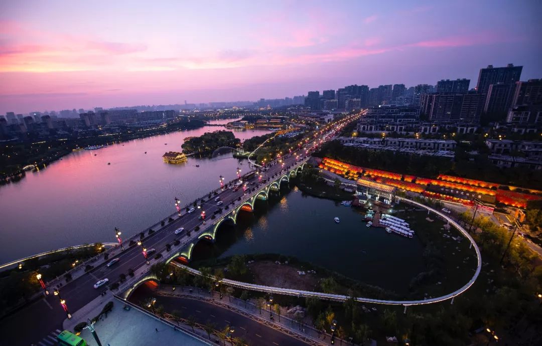 亚洲最大！西安 W 酒店揭幕，古都最美日落网红打卡！-11