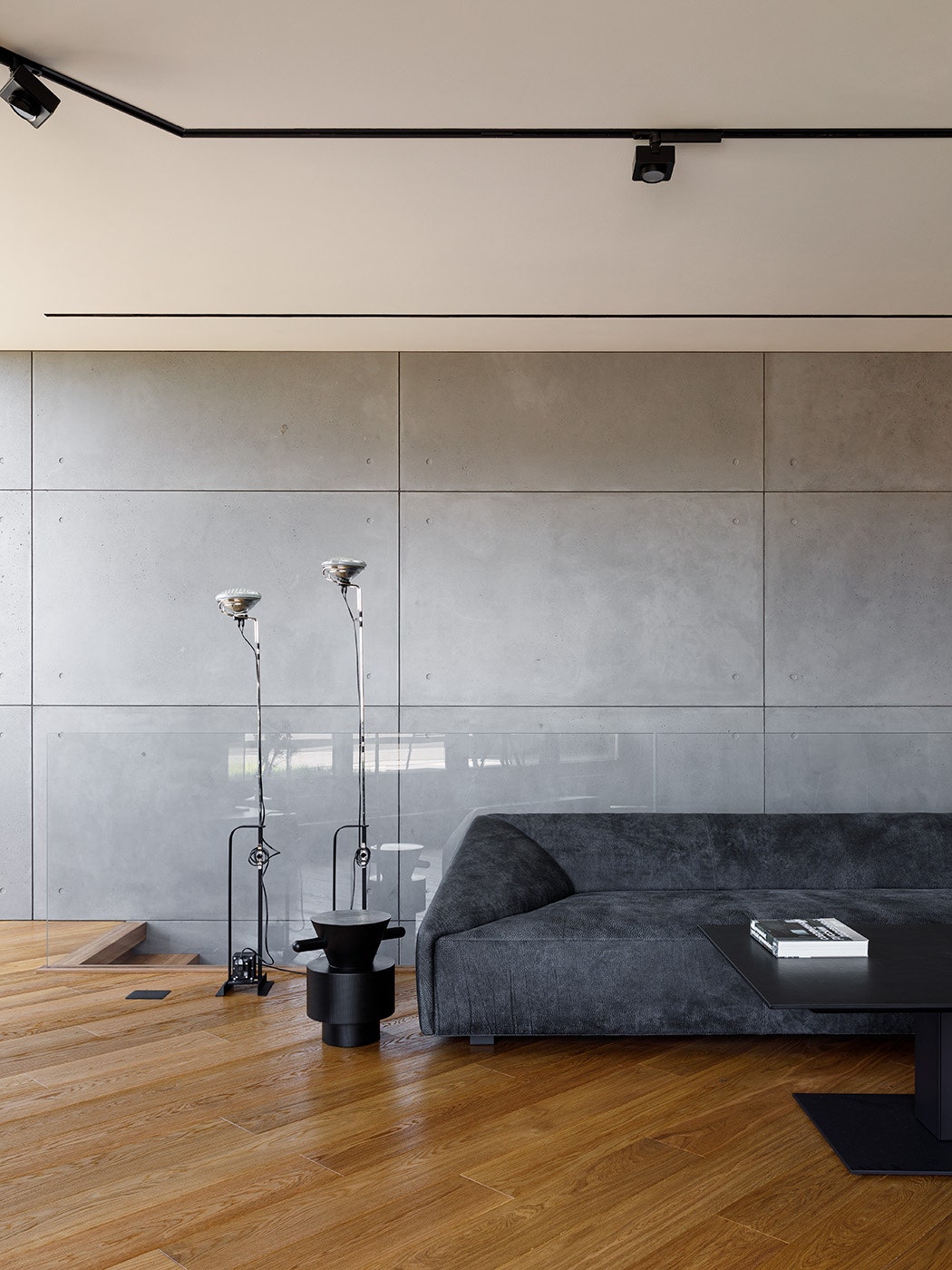 现代极简黑灰公寓 | 设计师伊利亚·泽伊曼的杰作-14