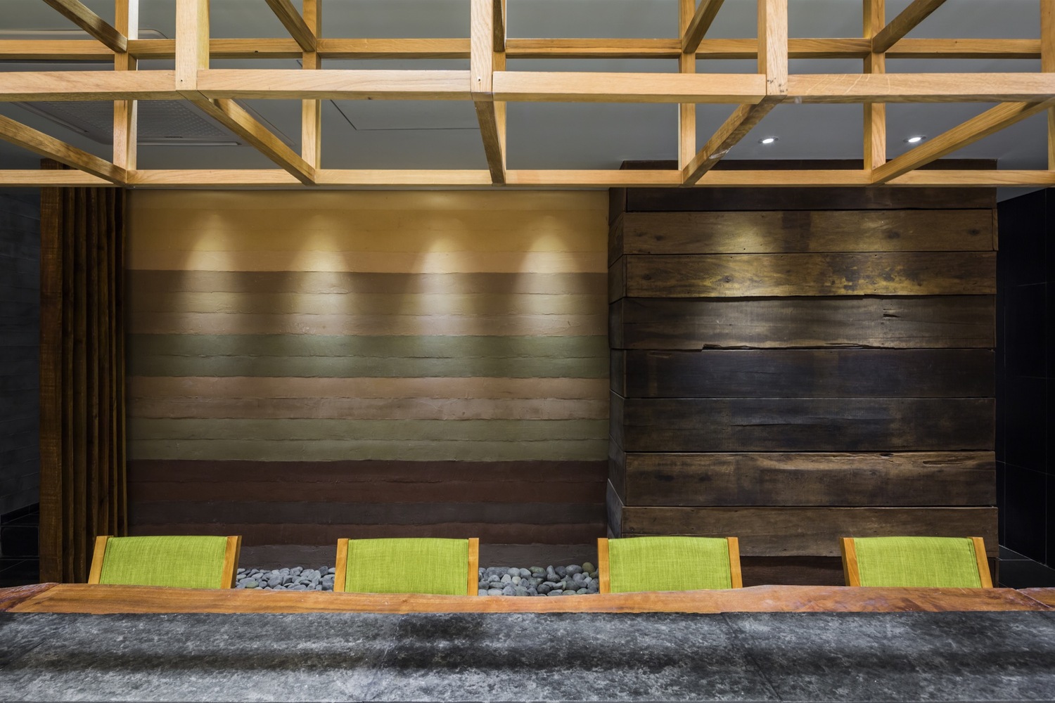 喧嚣中的宁静空间——越南胡志明市“Syunkato Soba”餐厅设计-45