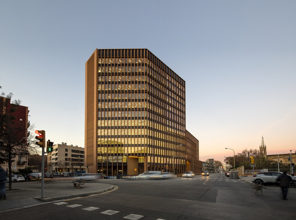 西班牙首个智能建筑 | 巴塞罗那 Smart 22@办公综合体-11