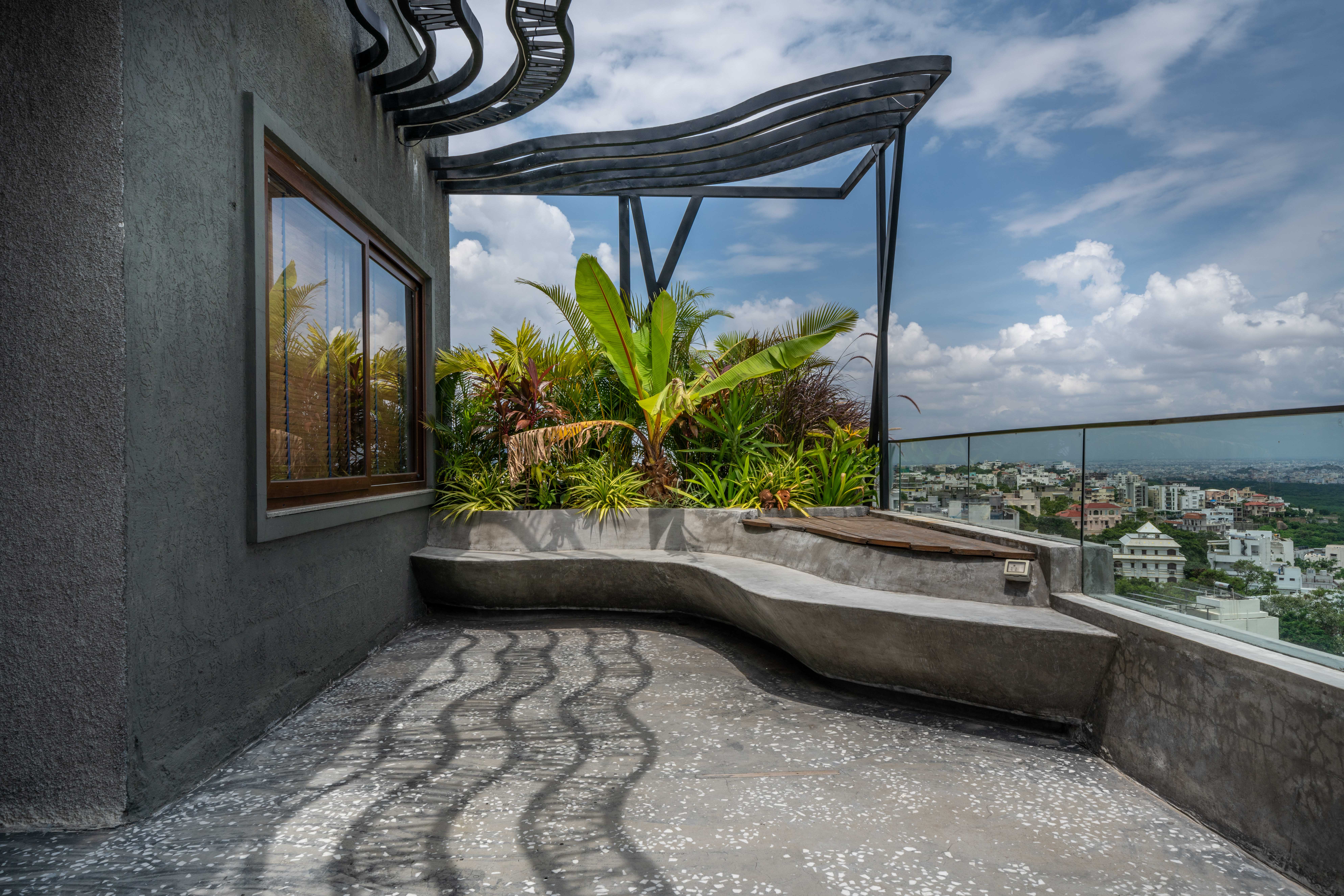 印度演员 Tollywood 的景观阳台住宅丨The Pinewood Studio-4