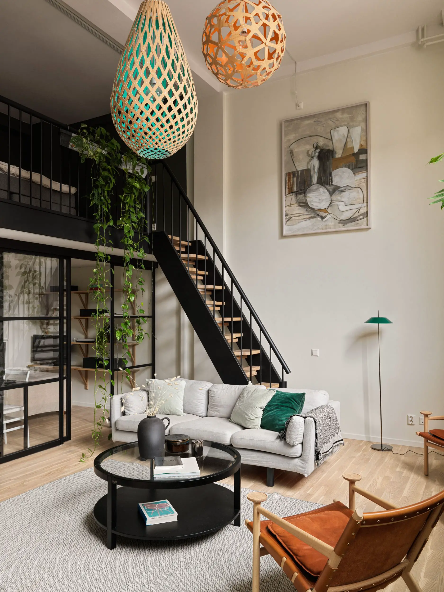 瑞典工业风迷你复式小 loft，绿色点缀完美空间-4