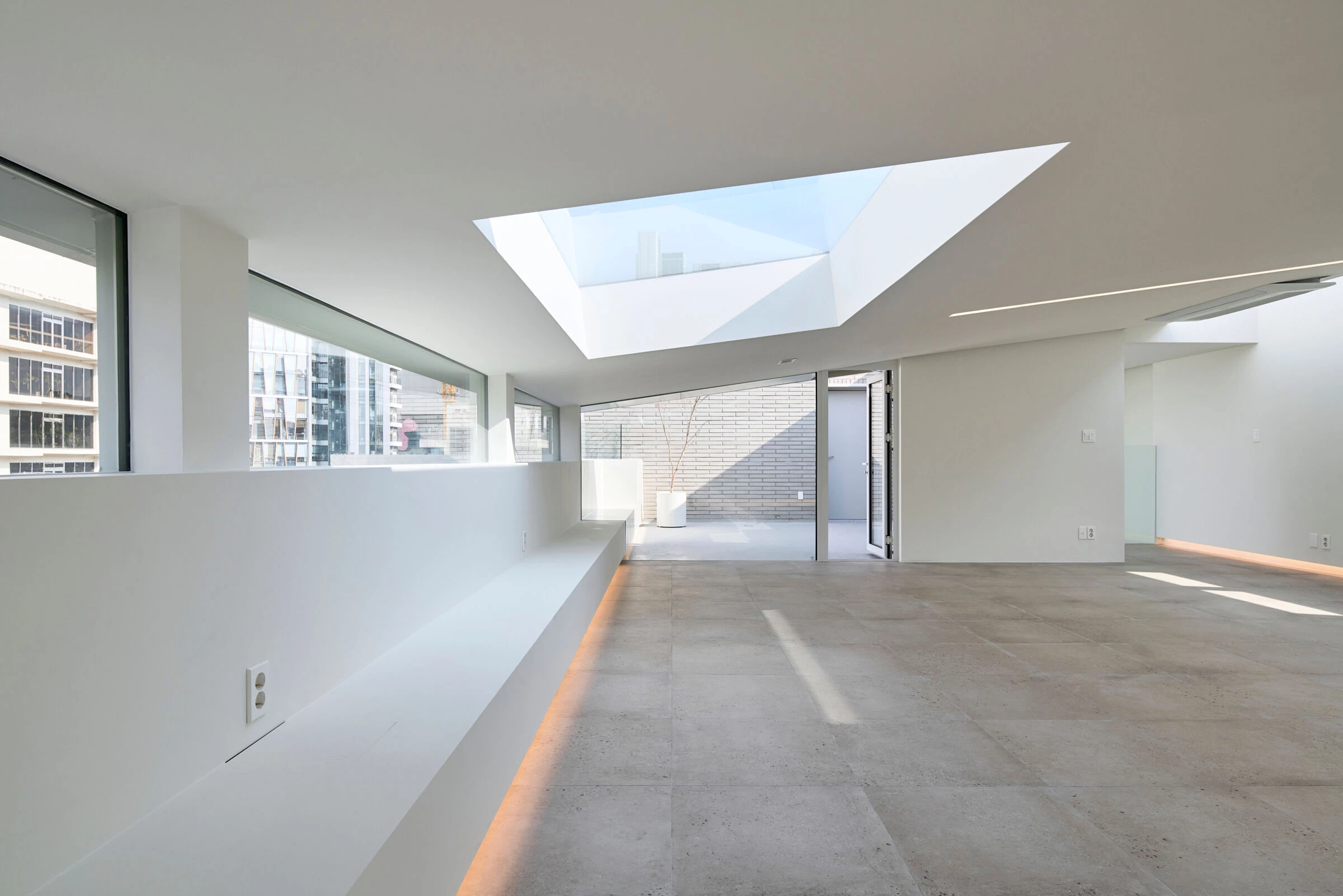 首尔 Nonhyeondong Rooftop 极简空间设计丨韩国首尔丨Space matter-8