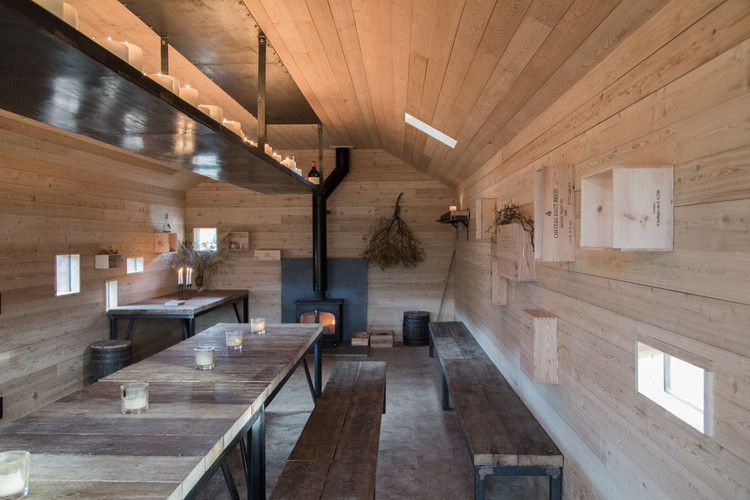 苏格兰高地上的木质避世小屋-7