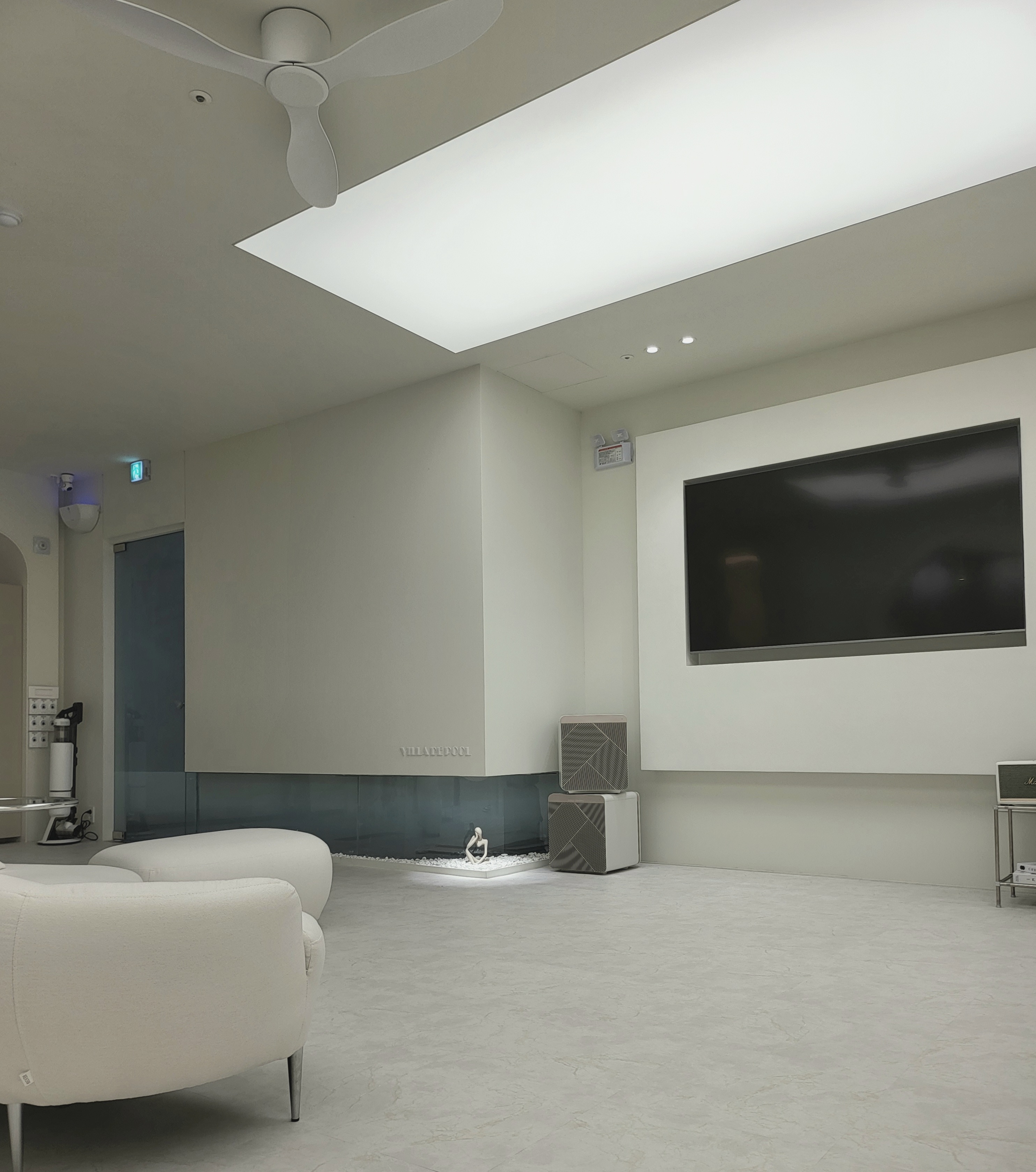 高级白色设计，75 平小户型的华丽变身-13