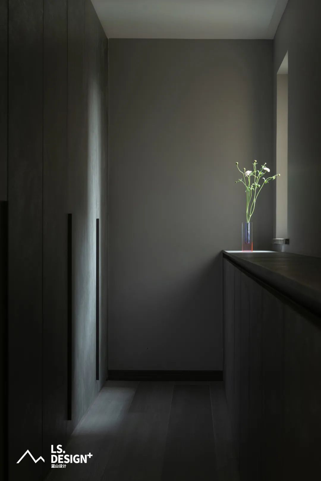 繁忙高管的灰色调现代极简之家-34