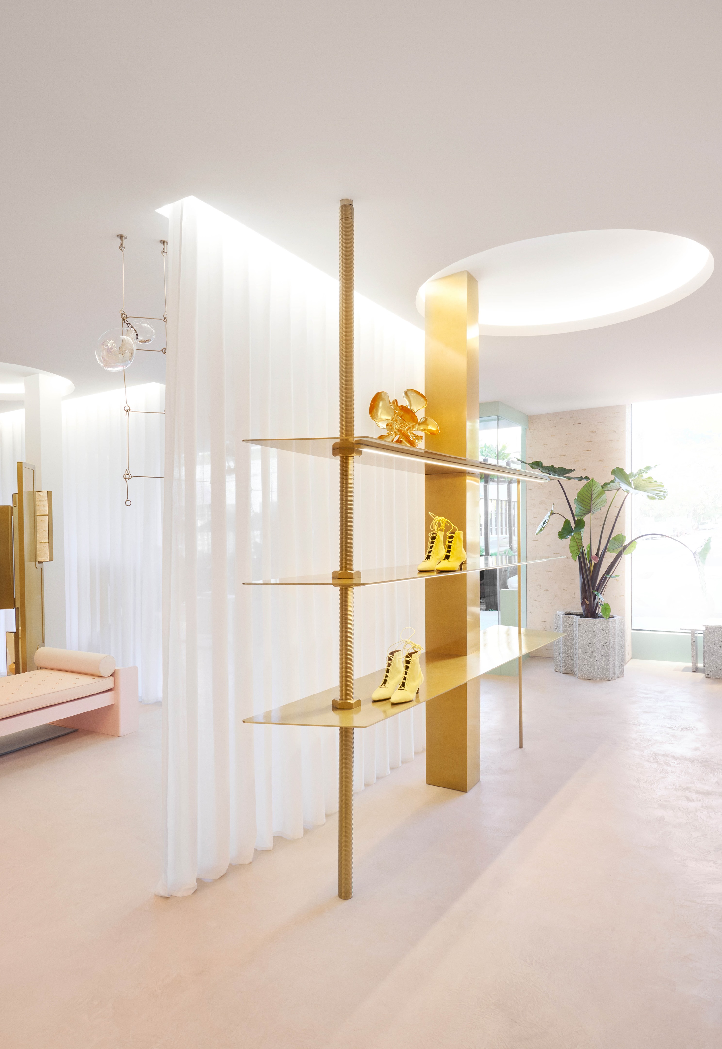 洛杉矶复古建筑中的时尚服装店设计丨美国洛杉矶丨Robert Vattilana-31