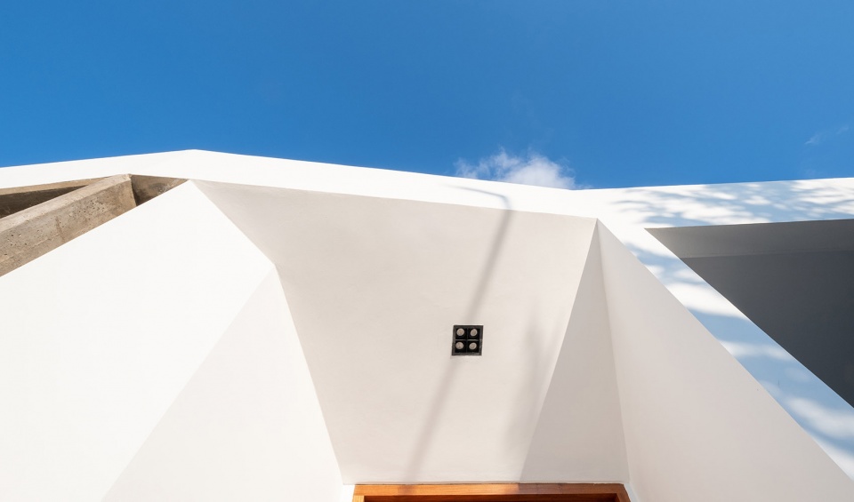 天井之家 · 室内花园为核心的现代穹顶住宅丨阿根廷科尔多瓦丨Ambroggioarq-29