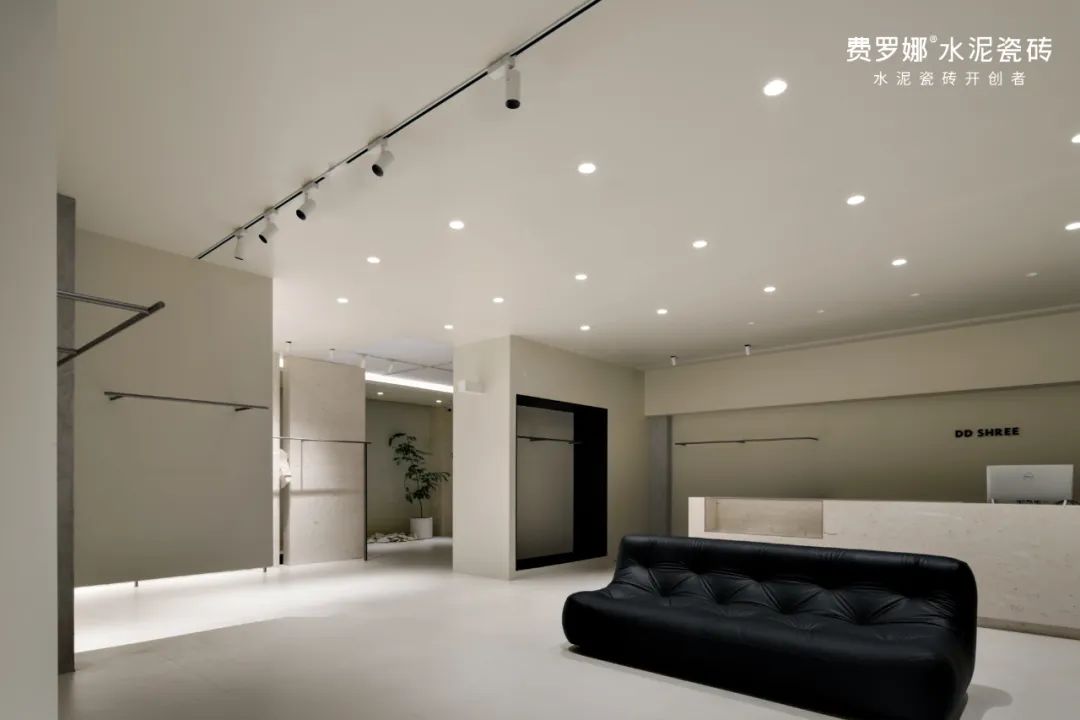 【砼·微水泥 U0案例】服装展厅，展现静谧的力量-10