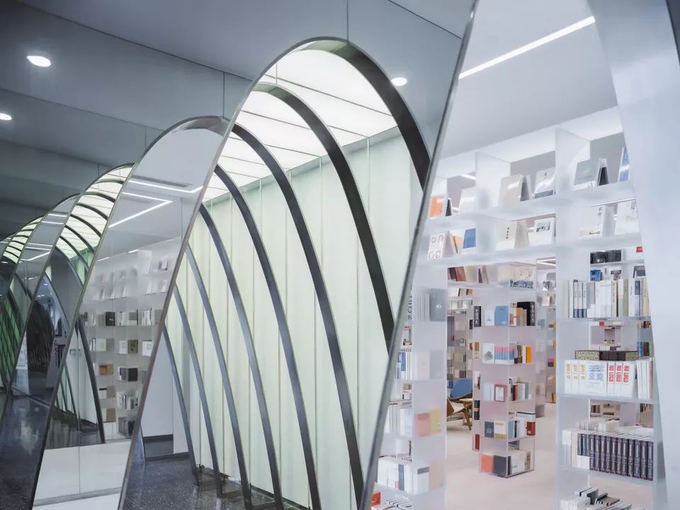 古城里的宝藏盒子 - 扬州慢×新华书店 / Wutopia Lab-27