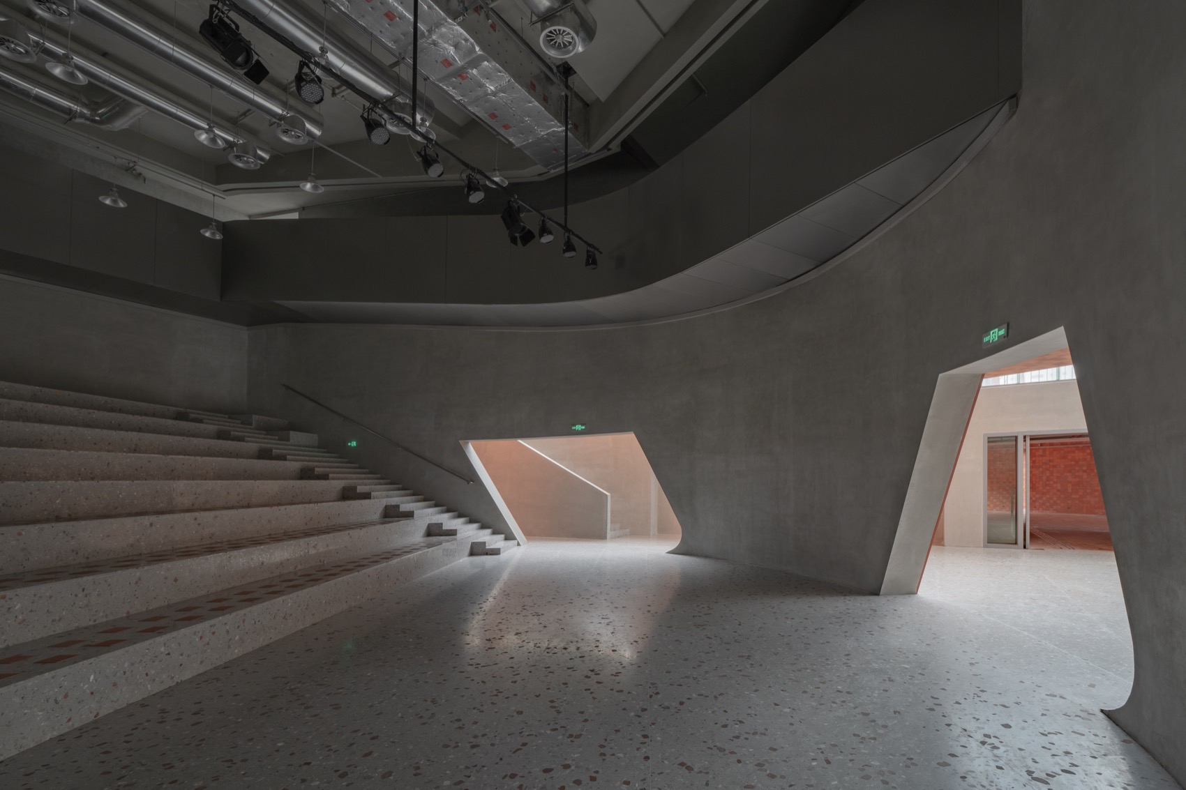 深圳粤海城·金啤坊的工业遗存室内改造丨中国深圳丨深圳市十间设计咨询有限公司-18