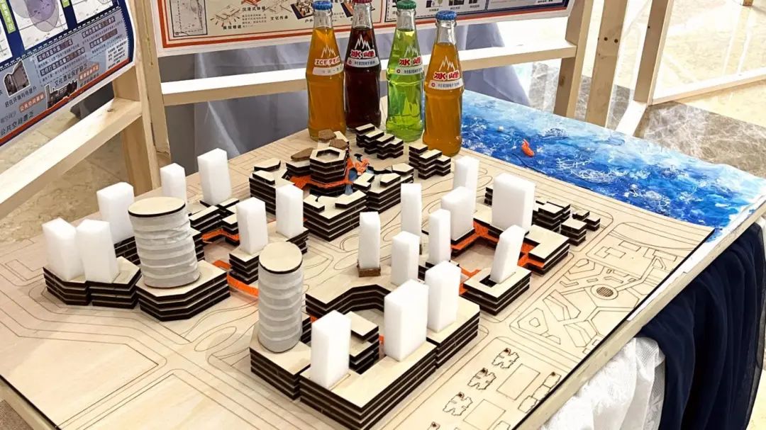 超赞!大五学妹们的优秀毕设玩转“时空叙事”!“主题IP和文创产品设计+空间交互与功能集成”打造西安米家崖片区城市更新设计!-20