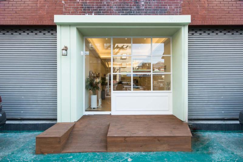 简约照明打造 17 坪咖啡厅-2