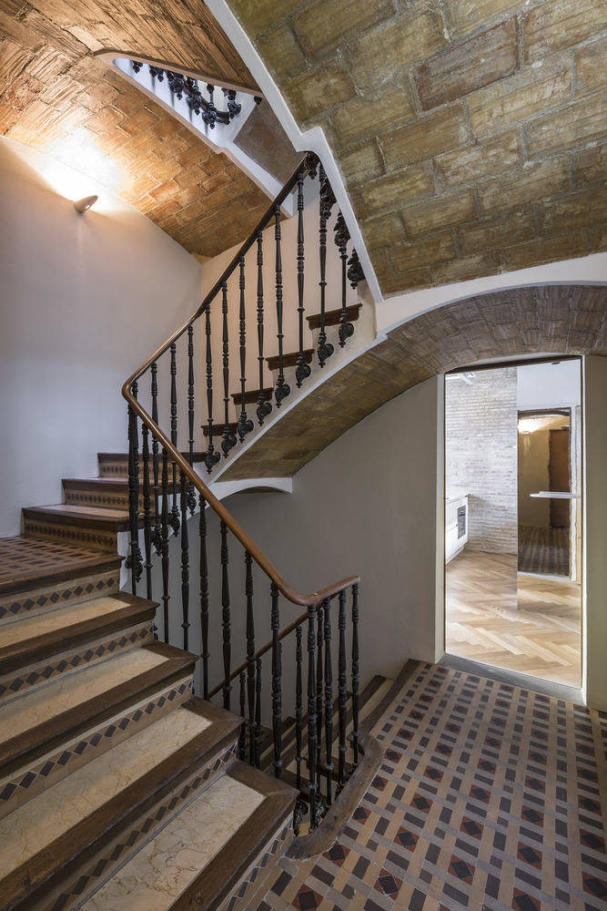 Magnificent Remodeling of a Temporary Rental Apartment in Valencia, Spain-12