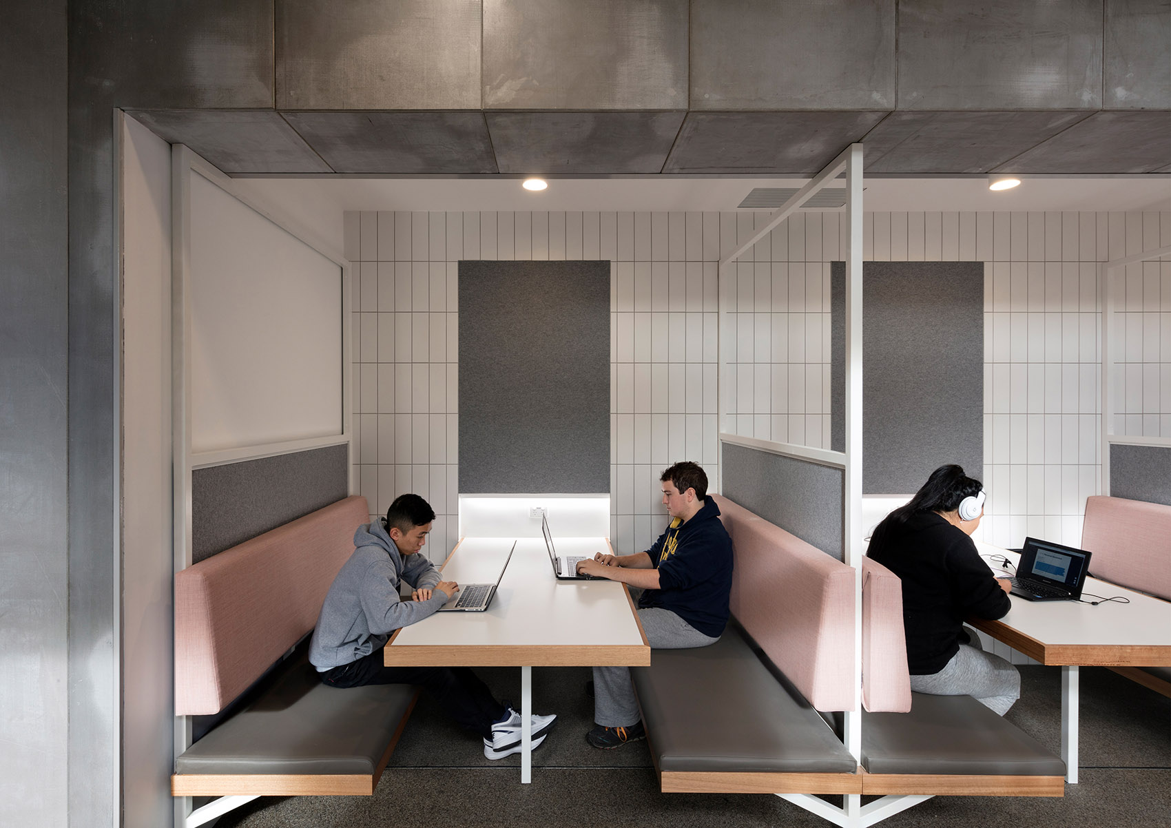 维多利亚大学C楼阶梯教室，澳大利亚 / DesignInc-21