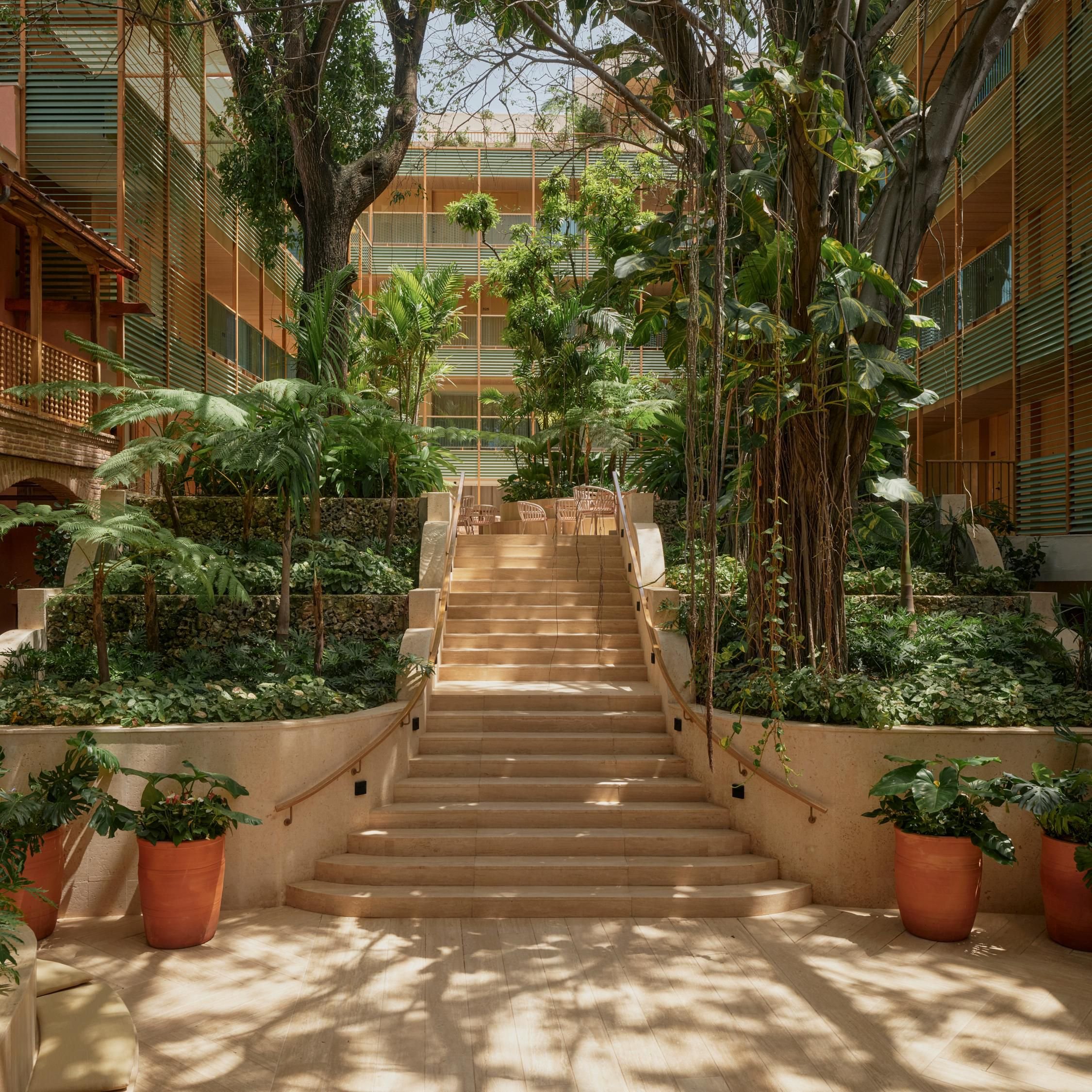 金普顿拉斯梅塞德斯酒店丨Estudio Moneo Brock-11