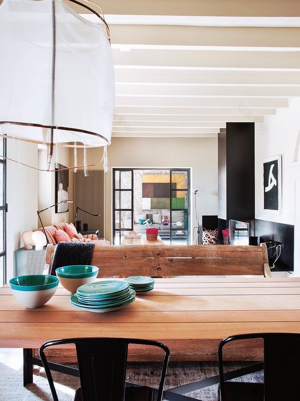 田园风光中的现代优雅——马洛卡岛美丽家园-8