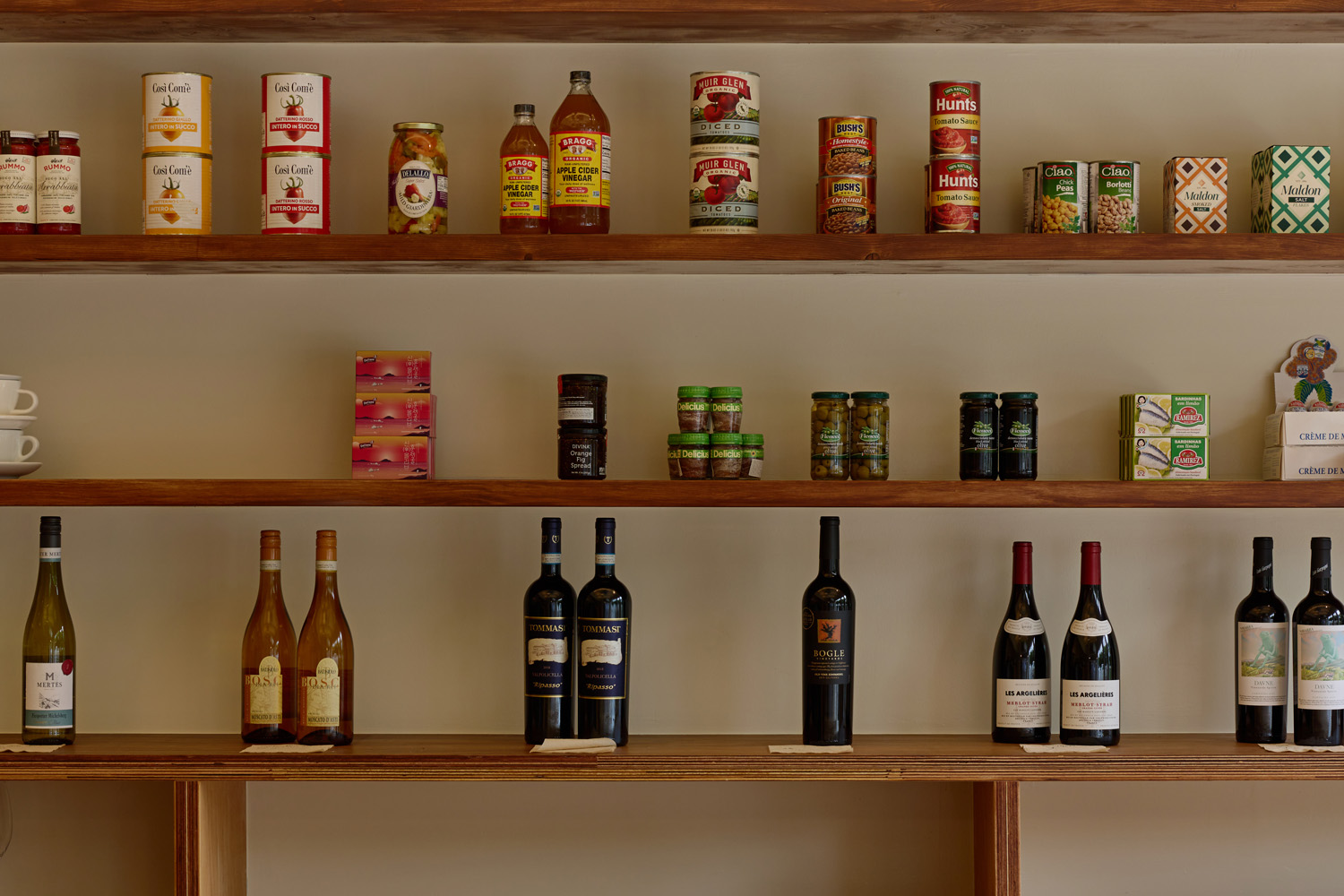 18 坪白色与木质调的休闲 Brunch 咖啡厅设计-11