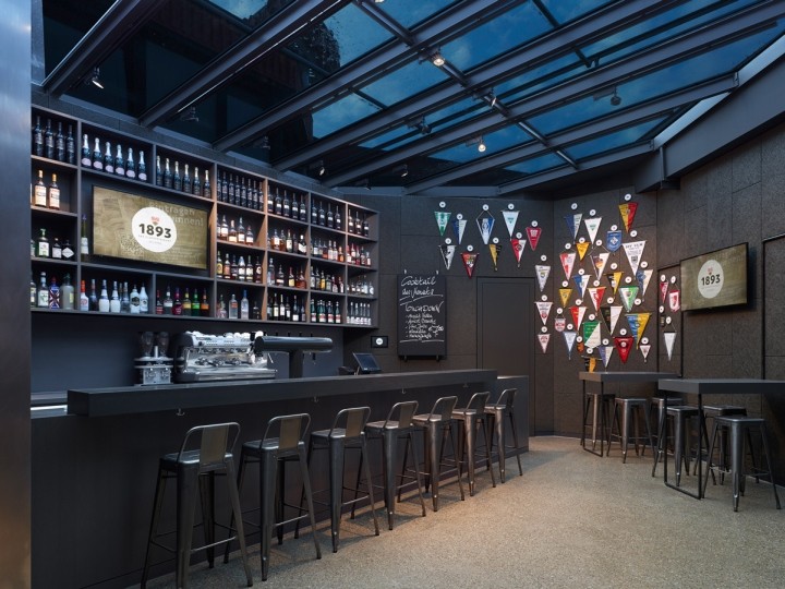 The “1893” - VfB Stuttgart club俱乐部主题餐厅设计 - 米尚丽零售设计网 MISUNLY- 美好品牌店铺空间发现者-7