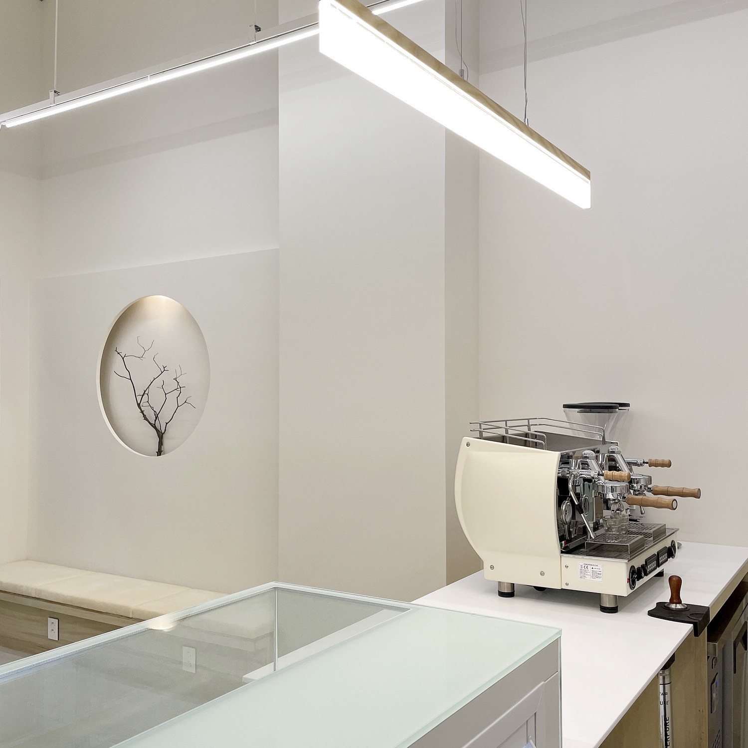 18 平米极简咖啡厅，呈现温馨早午餐空间-7