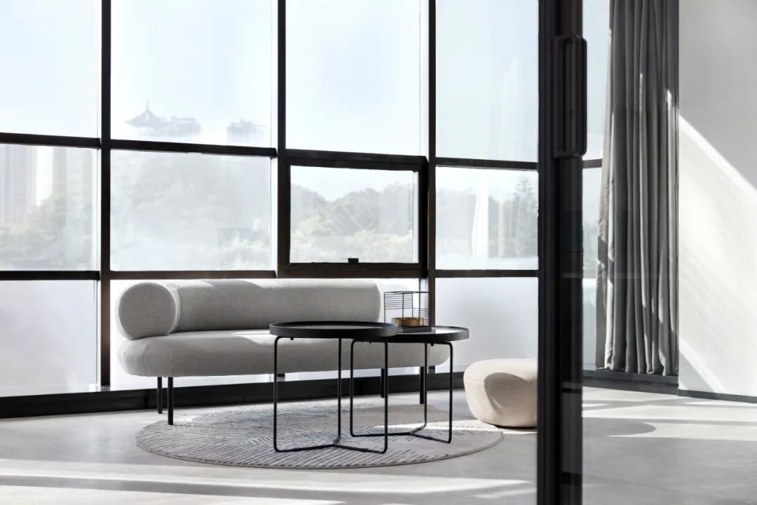极简黑白灰的现代艺术办公空间丨中国中山丨君儿空间设计-67