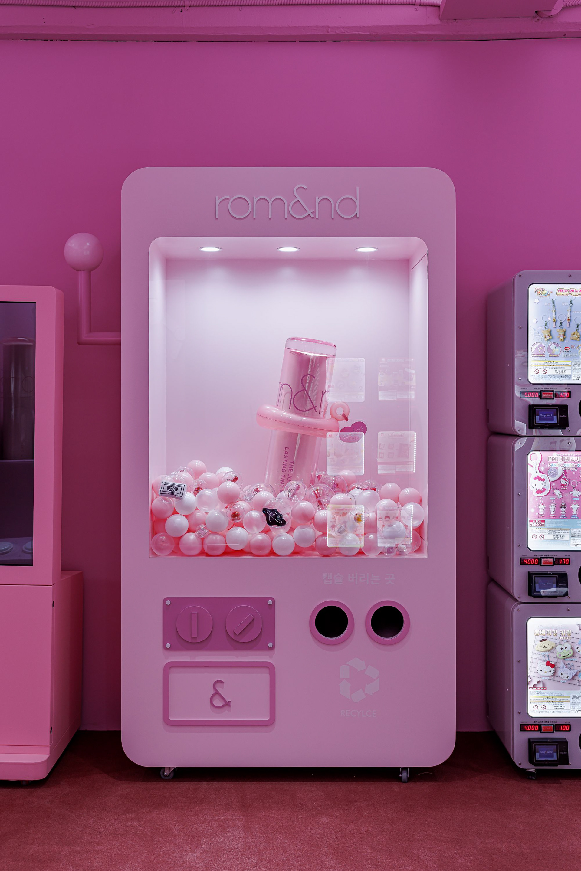 Rom&nd Flagship Store, Pink Office in Seongsu-26