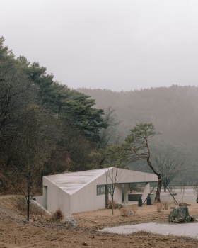 Sayuwon公园游客服务中心大门丨韩国大邱丨liveraniandrea