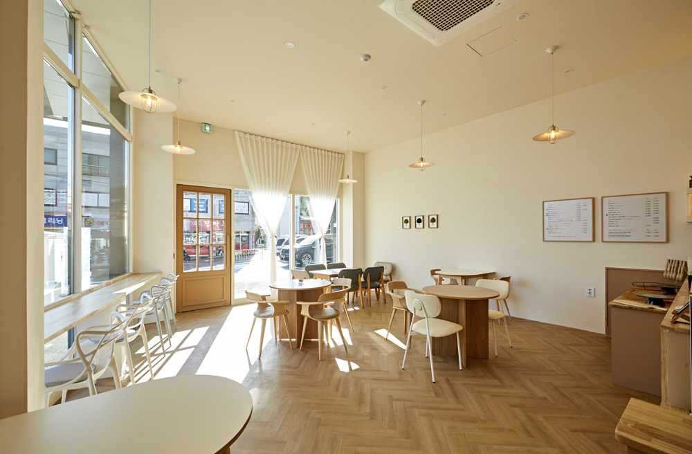 温馨 18 平米咖啡厅，打造温暖氛围-10